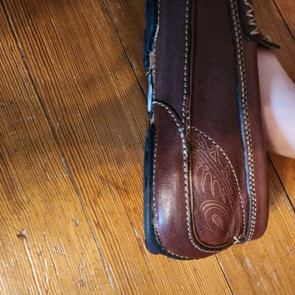 Men\'s OluKai slip-on leather loafers. Like New.